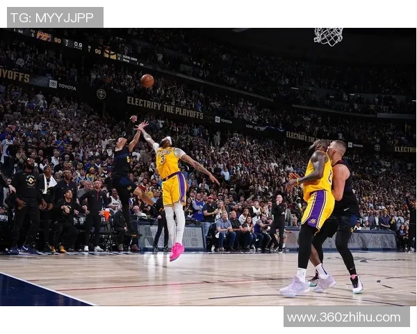 湖人对阵掘金精彩赛事回顾及最新比分分析